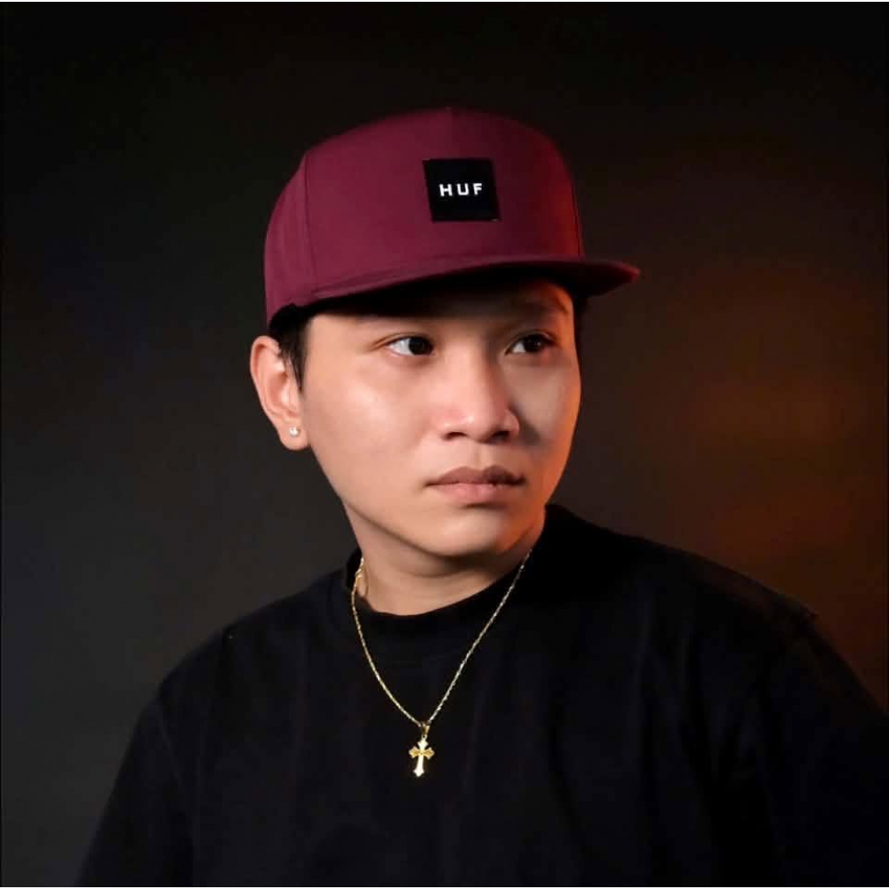 Nghệ sĩ Cuong Le