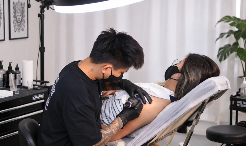 Chi phí dịch vụ sửa và xăm che khuyết điểm Cover-up