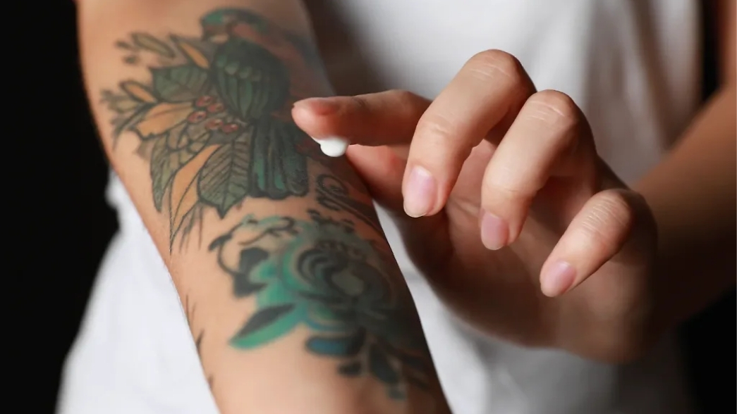 Hướng dẫn chăm sóc da sau khi xăm để hình xăm bền màu