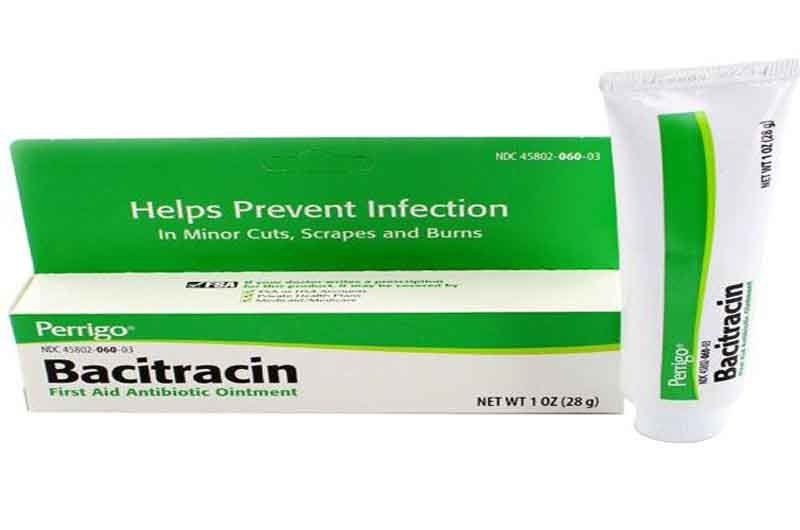 Thuốc mỡ Bacitracin cho vùng da hở sau khi xăm