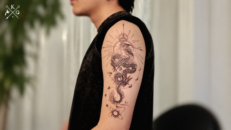 Hình xăm phong cách châu Á với bố cục giàu chuyển động tại K Tattoo
